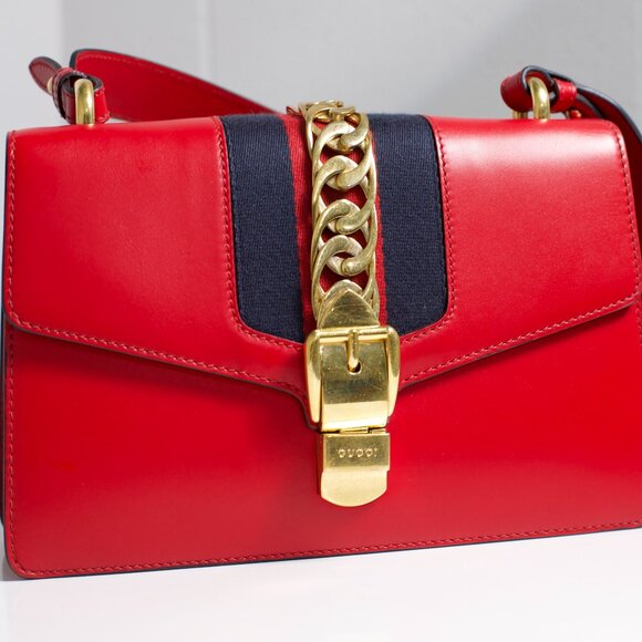 Gucci Hibiscus Red Sylvie Small Shoulder Bag - Picture 10 of 16